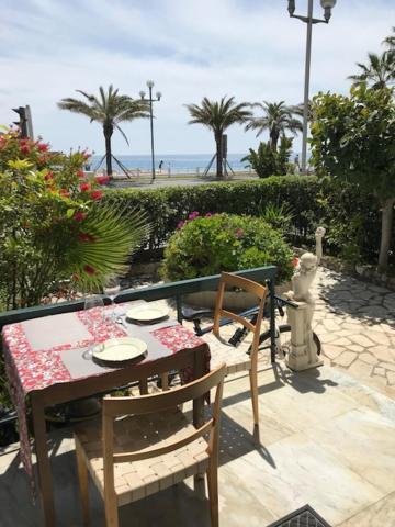 91 Promenade Des Anglais Le Stellamar Nice Exterior photo